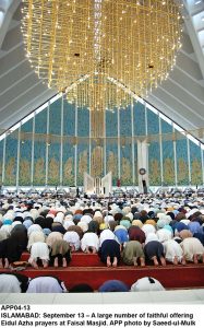 APP04-13 ISLAMABAD: September 13  A large number of faithful offering Eidul Azha prayers at Faisal Masjid. APP photo by Saeed-ul-Mulk